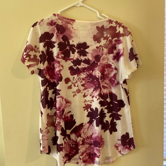 Pink Floral Pattern Top - Picture 3 of 4
